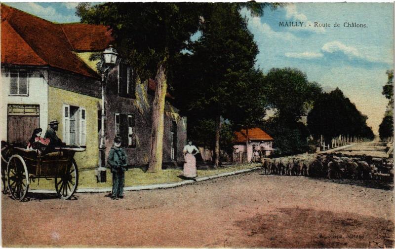 Carte postale ancienne Mailly le Camp Route de Chalons à Mailly-le-Camp