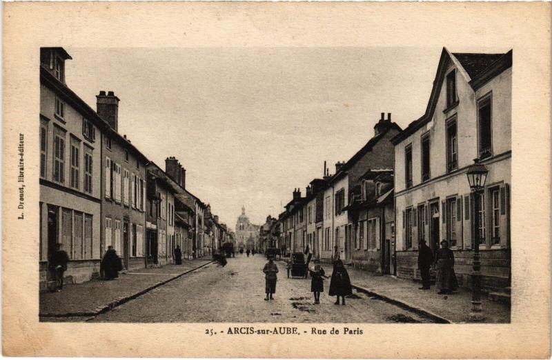 Carte postale ancienne Arcis Rue de Paris