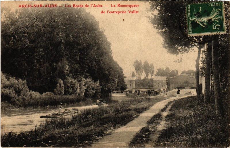 Carte postale ancienne Arcis Remorqueur de l'entreprise Vallet