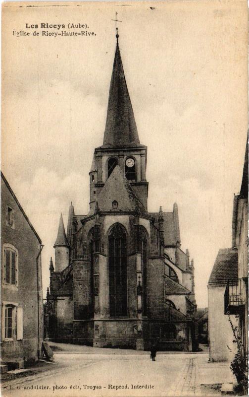 Carte postale ancienne Les Riceys Eglise aux Riceys