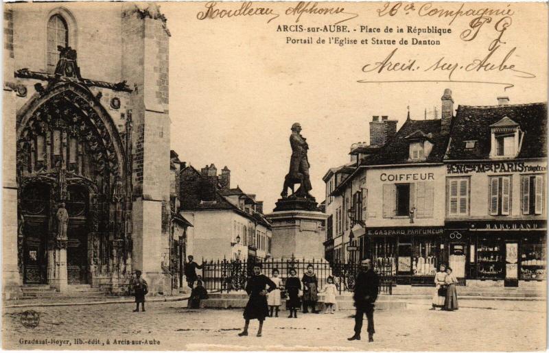 Carte postale ancienne Arcis Place de la Republique
