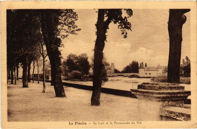 Carte postale ancienne La Fleche le Loir Promenade du Pre