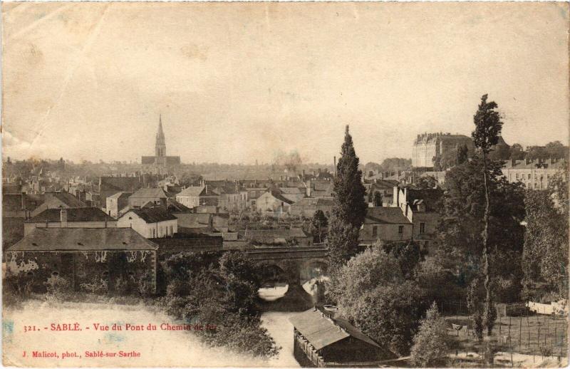 Carte postale ancienne Sable vue du Pont du Chemin de Fer