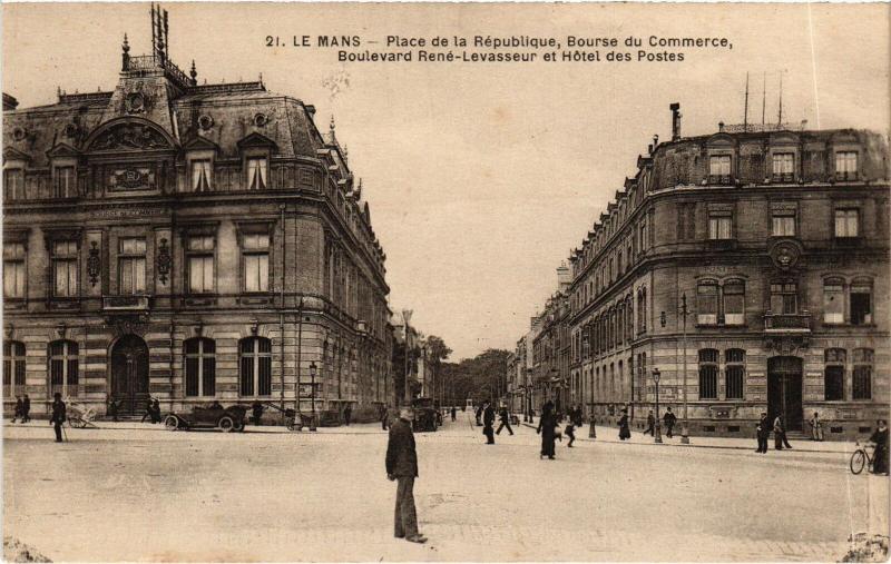 Carte postale ancienne Le Mans Place de la Republique au Mans
