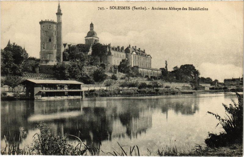 Carte postale ancienne Solesmes Abbaye des Benedictins à Solesmes