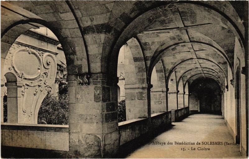 Carte postale ancienne Solesmes Abbaye des Benedictins le Cloitre à Solesmes