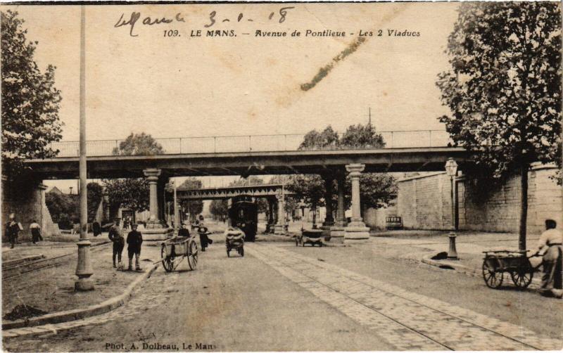 Carte postale ancienne Le Mans Avenue de Pontlieue au Mans