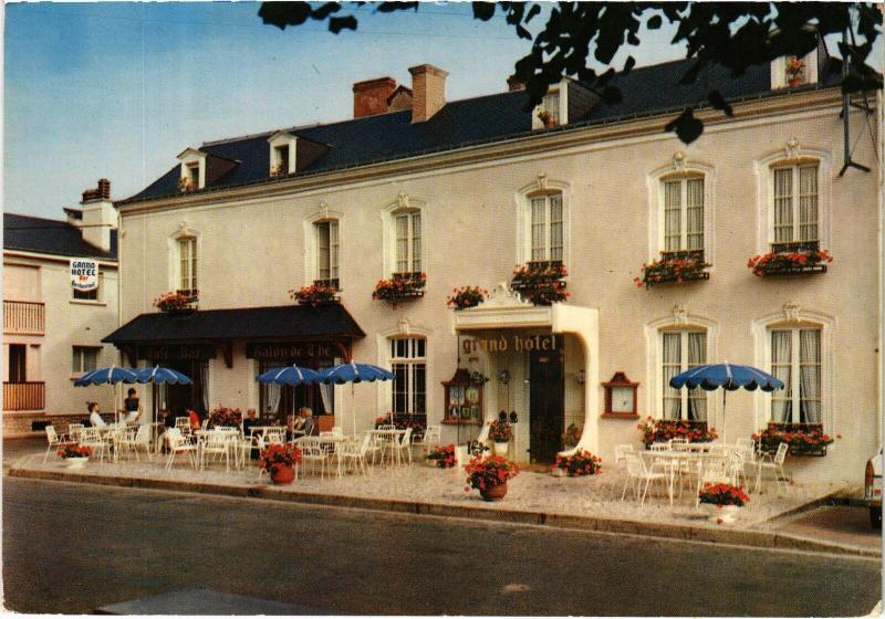 Carte postale ancienne Solesmes Grand Hotel à Solesmes