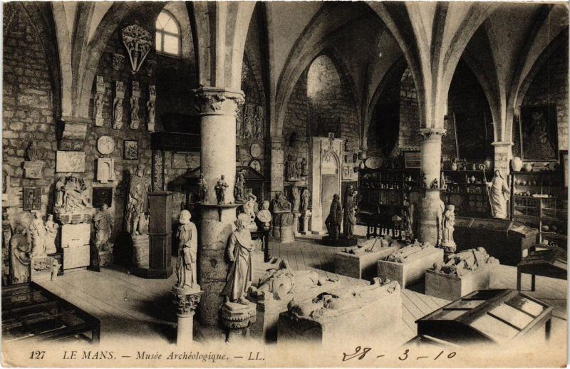 Carte postale ancienne Le Mans Musee Archeologique au Mans