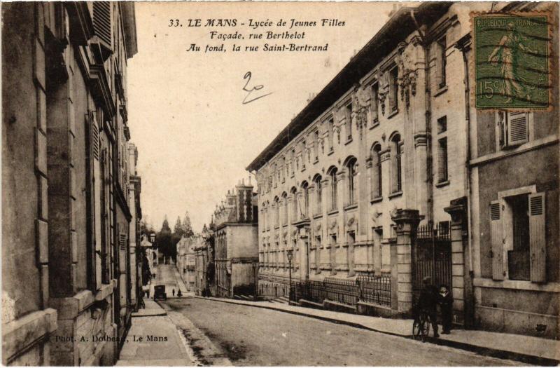 Carte postale ancienne Le Mans Lycee de Jeunes Filles au Mans