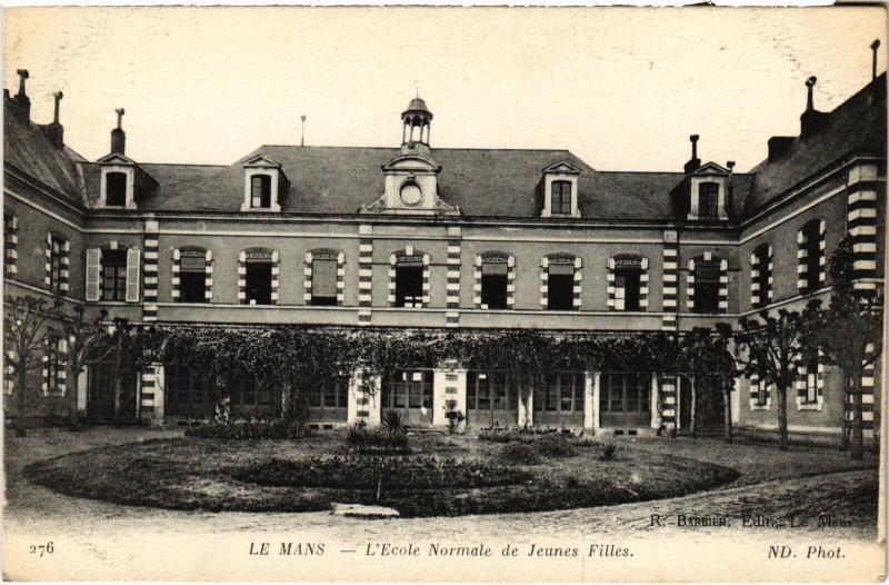 Carte postale ancienne Le Mans Ecole Normale de Jeunes Filles au Mans