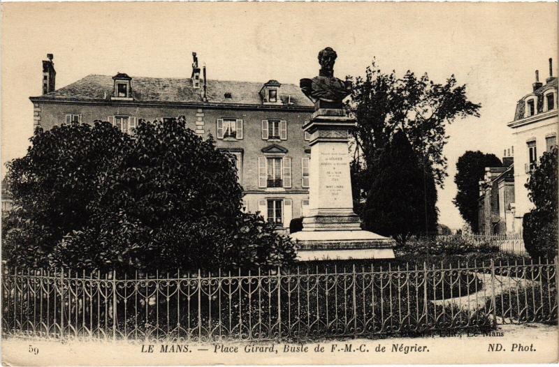 Carte postale ancienne Le Mans Place Girard au Mans