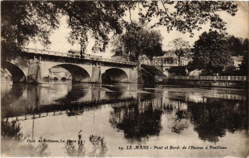 Carte postale ancienne Le Mans Pont et Bord de l'Huisne au Mans
