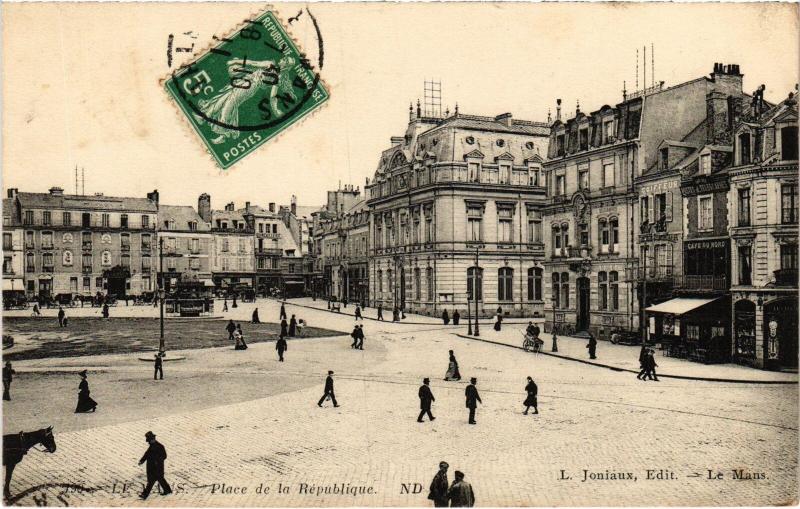 Carte postale ancienne Le Mans Place de la Republique au Mans