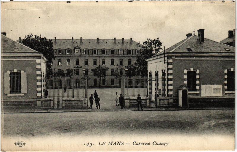 Carte postale ancienne Le Mans Caserne Chanzy au Mans