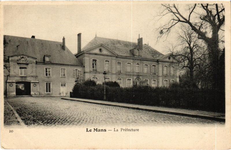 Carte postale ancienne Le Mans la Prefecture au Mans