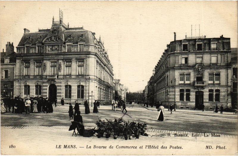 Carte postale ancienne Le Mans Bourse de Commerce Hotel des Postes au Mans