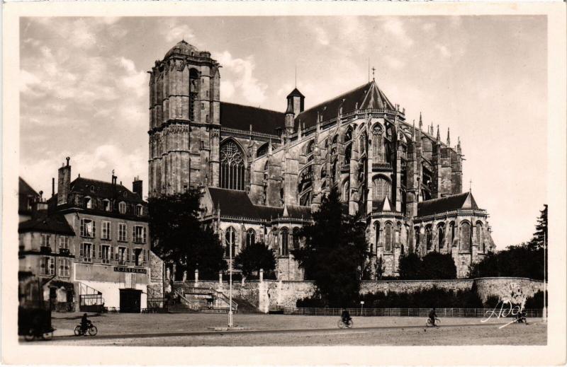 Carte postale ancienne Le Mans Cathedrale Saint-Julien au Mans