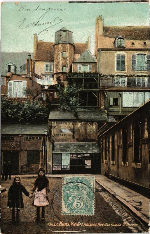 Carte postale ancienne Le Mans vieilles maisons Rue des Fosses Saint-Pierre au Mans