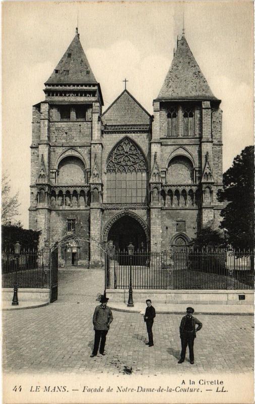 Carte postale ancienne Le Mans Eglise Notre Dame de la Couture au Mans