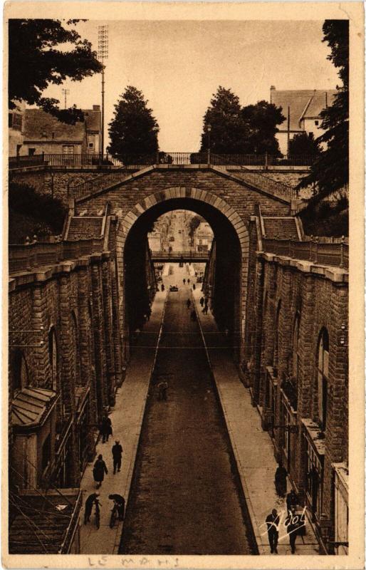 Carte postale ancienne Le Mans le Tunnel au Mans