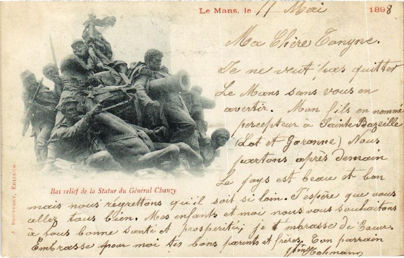 Carte postale ancienne Le Mans Statue du General Chanzy Bas relief au Mans