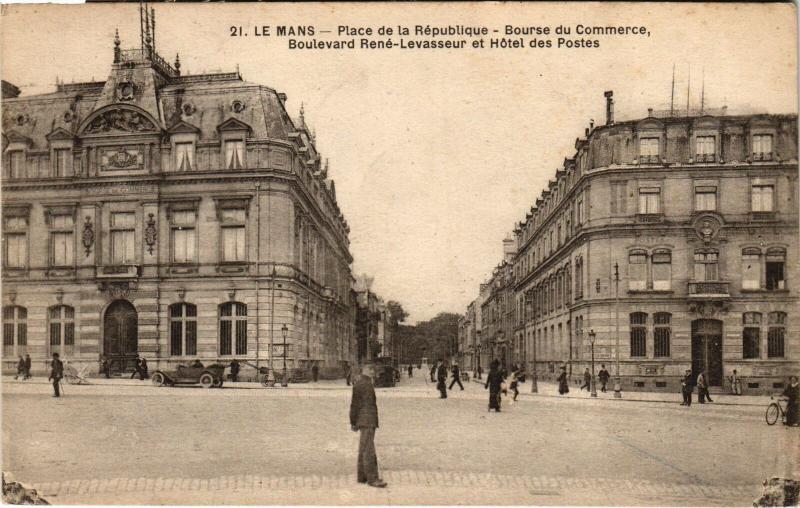 Carte postale ancienne Le Mans Place de la Republique au Mans