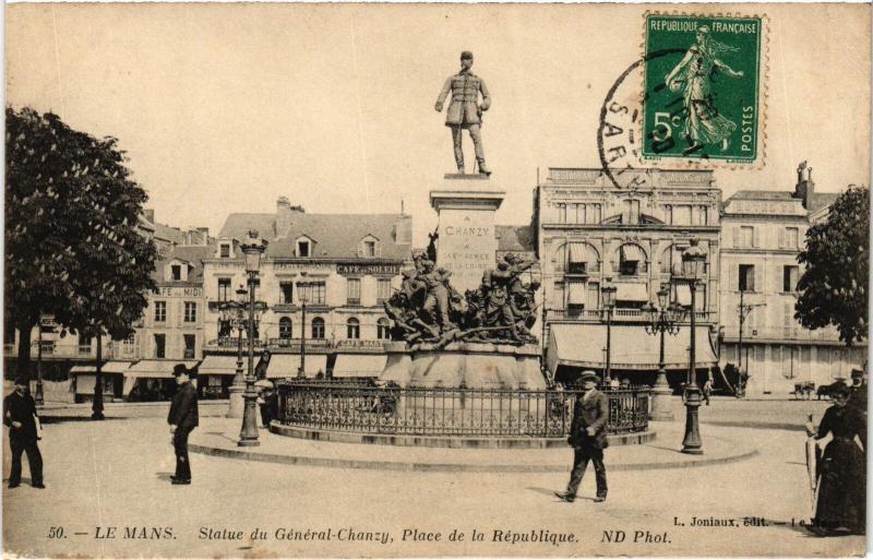 Carte postale ancienne Le Mans Statue du General Chanzy au Mans