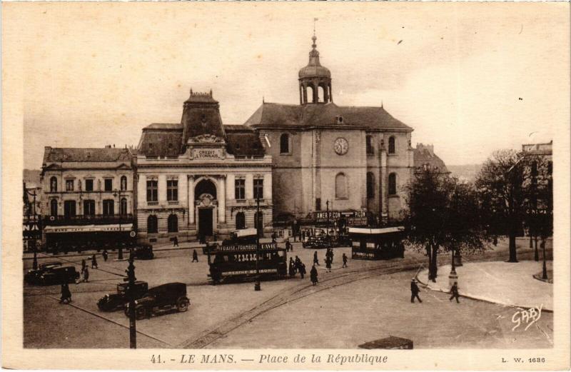 Carte postale ancienne Le Mans Place de la Republique au Mans