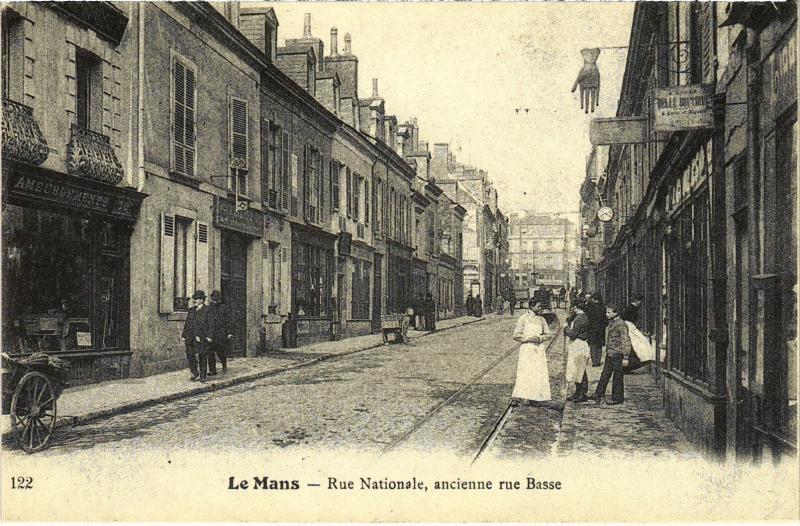Carte postale ancienne Le Mans Rue Nationale au Mans
