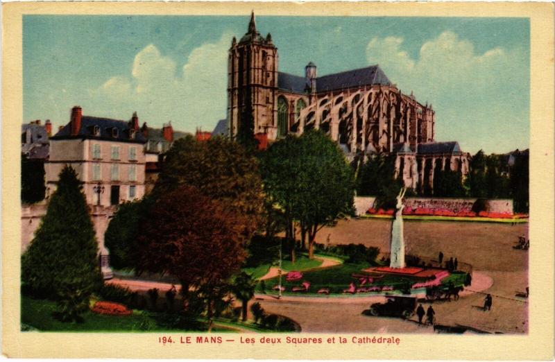 Carte postale ancienne Le Mans les deux Squares au Mans