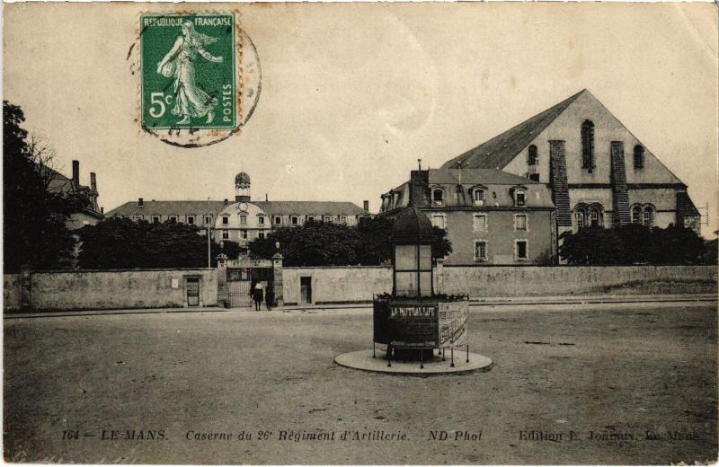 Carte postale ancienne Le Mans Caserne du 44e Regiment d'Artillerie au Mans