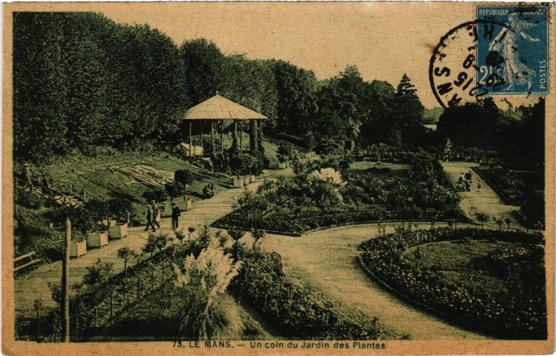 Carte postale ancienne Le Mans un coin du Jardin des Plantes au Mans