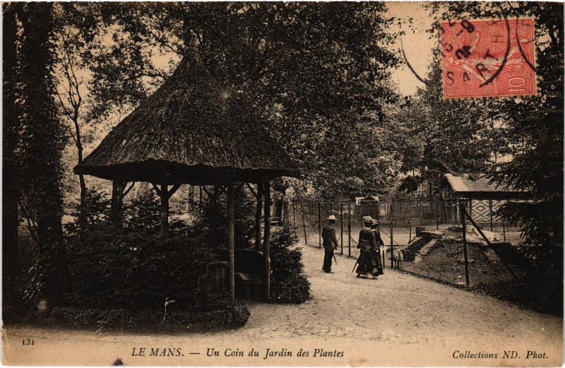Carte postale ancienne Le Mans un coin du Jardin des Plantes au Mans