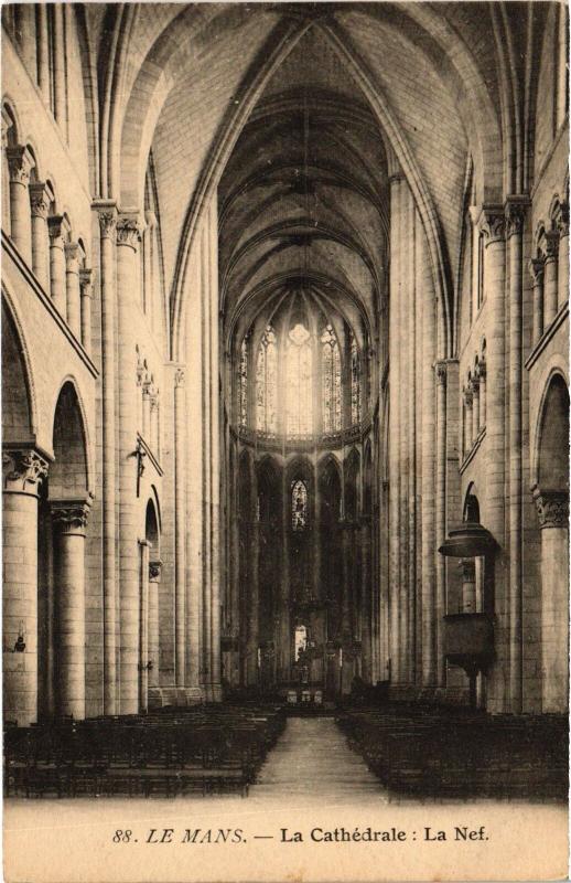 Carte postale ancienne Le Mans la Cathedrale la Nef au Mans