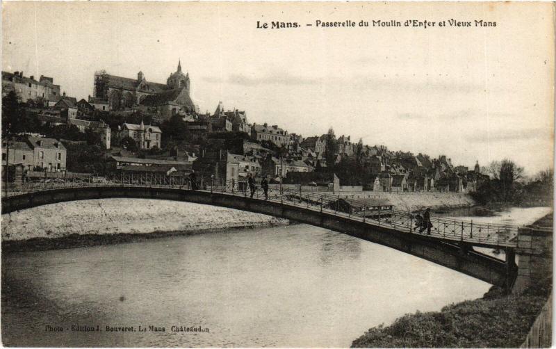 Carte postale ancienne Le Mans Passerelle du Moulin d'Enfer au Mans