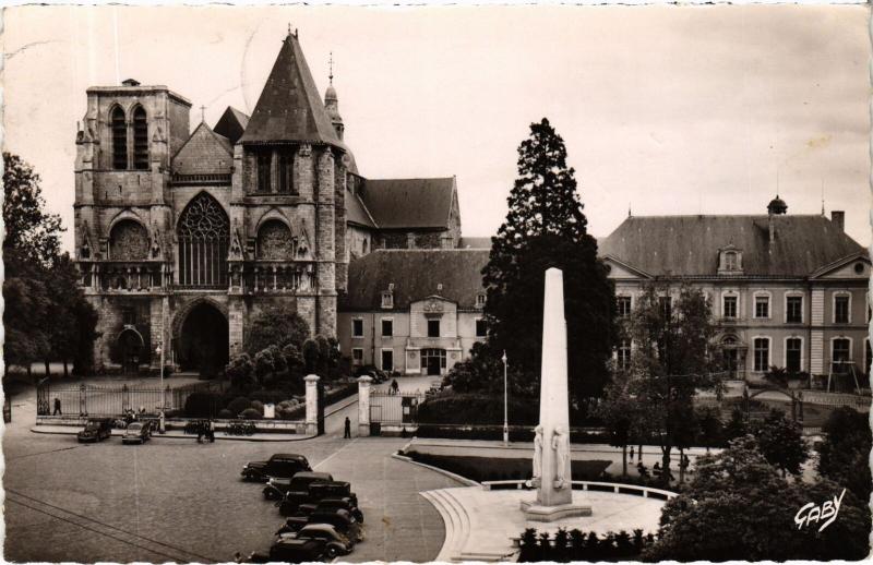 Carte postale ancienne Le Mans Eglise Notre Dame de la Couture au Mans