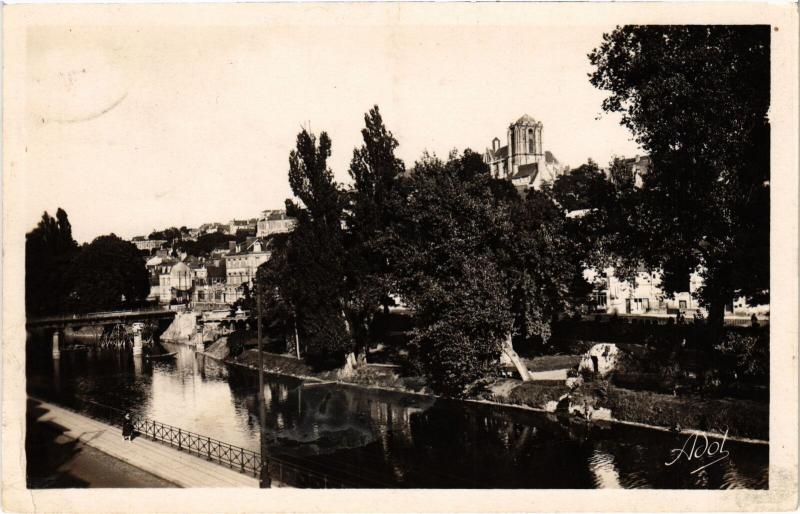 Carte postale ancienne Le Mans un beau coin sur les Quais au Mans