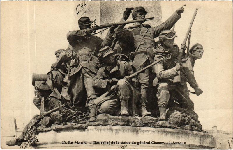 Carte postale ancienne Le Mans Bas relief de la Statue du Chanzy au Mans