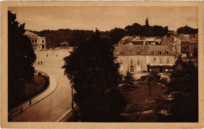 Carte postale ancienne Le Mans un coin du Jardin des Plantes et le Theatre au Mans