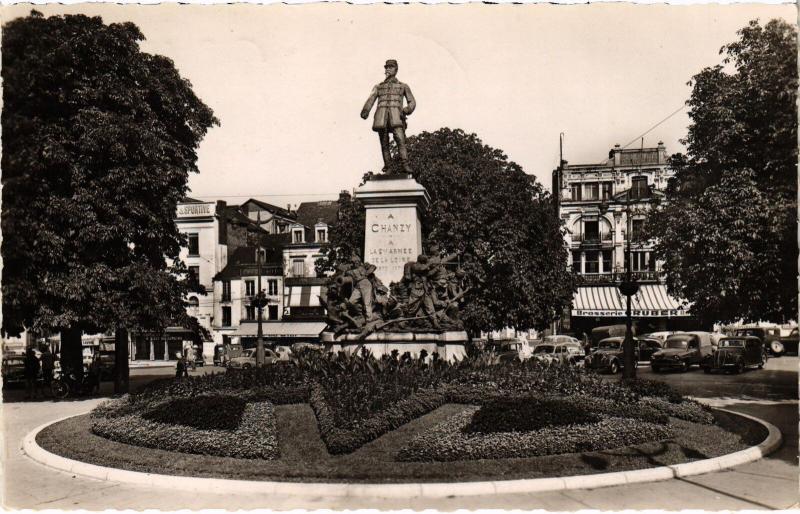 Carte postale ancienne Le Mans Place de la Republique au Mans