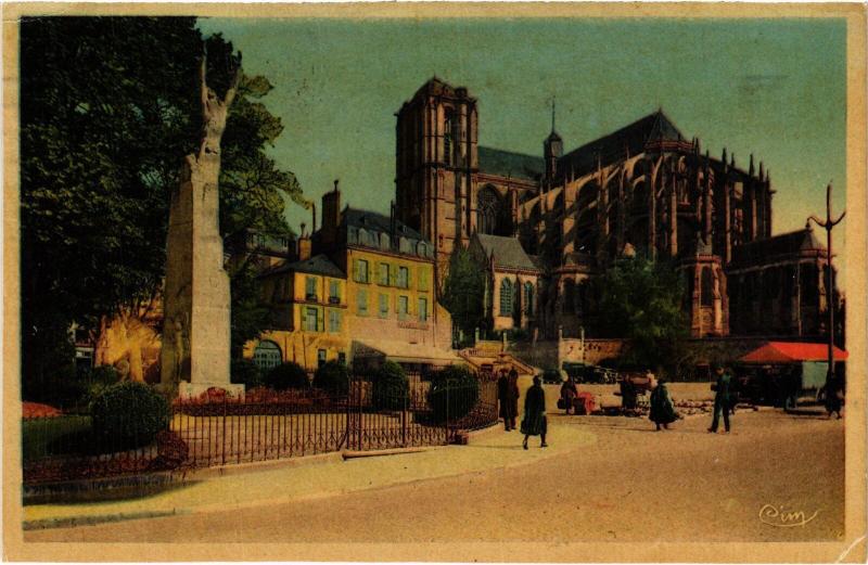 Carte postale ancienne Le Mans la Cathedrale Monument W. Wright au Mans