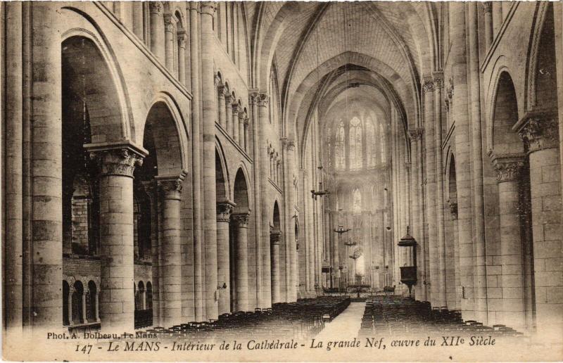 Carte postale ancienne Le Mans interieur de la Cathedrale la grande Nef au Mans