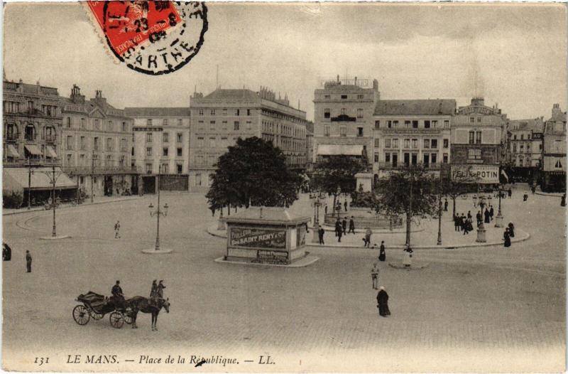 Carte postale ancienne Le Mans Place de la Republique au Mans
