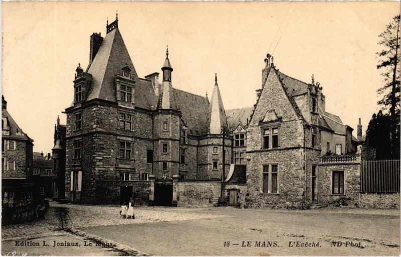 Carte postale ancienne Le Mans Eveche au Mans