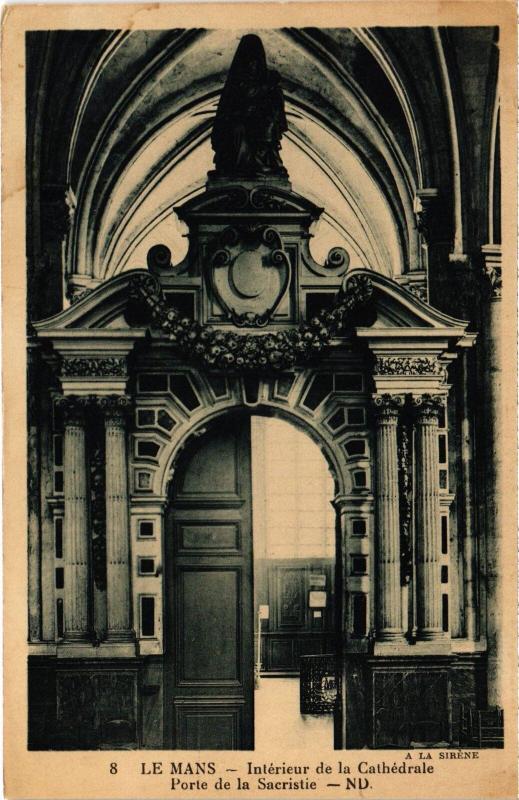 Carte postale ancienne Le Mans interieur de la Cathedrale au Mans