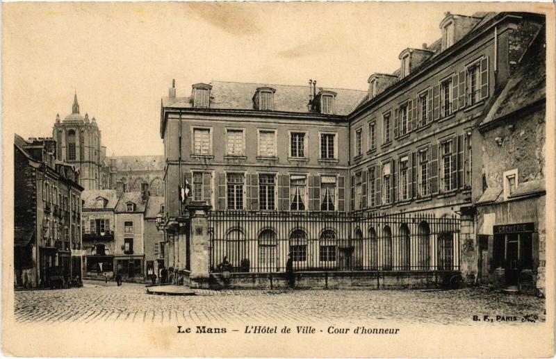Carte postale ancienne Le Mans Hotel de Ville au Mans