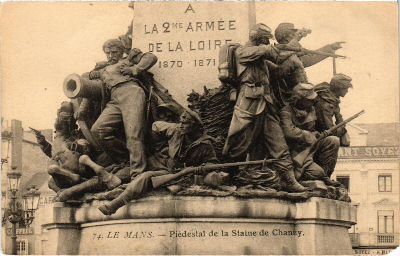 Carte postale ancienne Le Mans Piedestal de la Statue de Chanzy au Mans