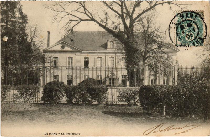 Carte postale ancienne Le Mans la Prefecture au Mans