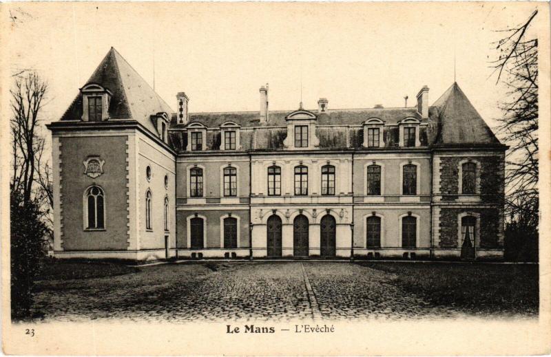 Carte postale ancienne Le Mans Eveche au Mans